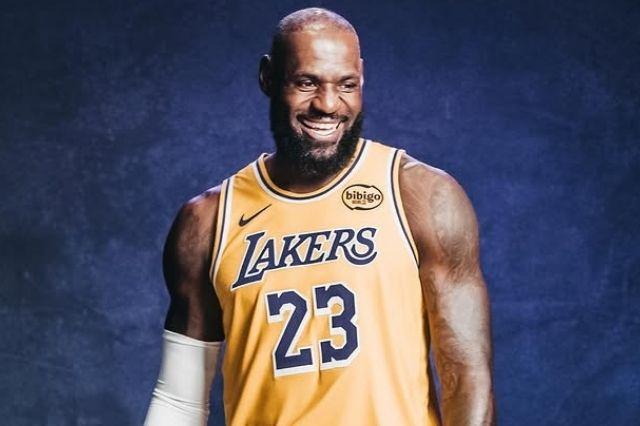 LeBron James impone récord histórico en su temporada 23 con los Lakers