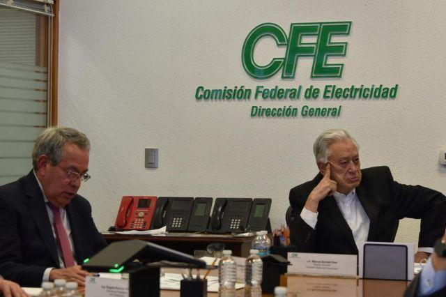 Manuel Bartlett como director de la CFE