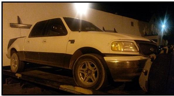 Ford F-150 tipo pick up, color blanco, modelo 2012