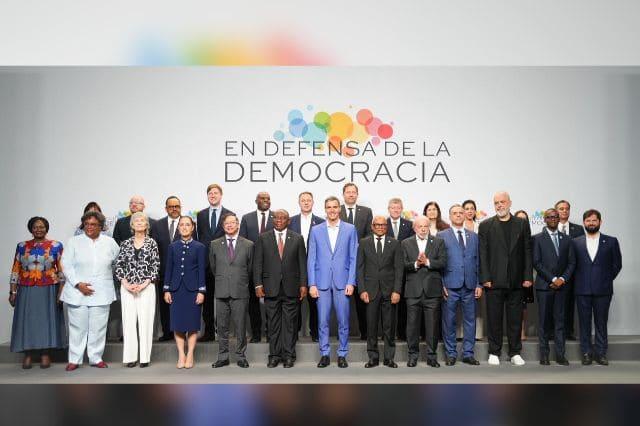 IV Cumbre En Defensa de la Democracia