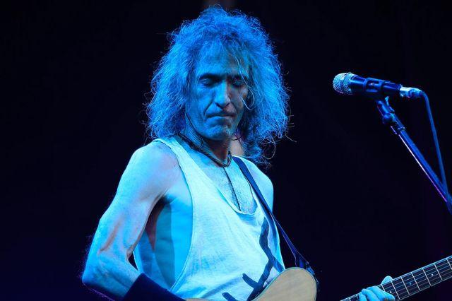 Muere Robe Iniesta, líder de Extremoduro, a los 63 años