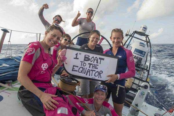 Esto escribieron felices las chicas de SCA TEAM al ser las primeras en cruzar la línea del Ecuador y pasar al hemisferio norte