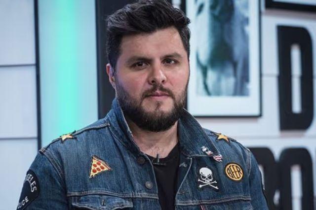 El conductor e hijo del presentador, fue abordado por la prensa afuera de Televisa