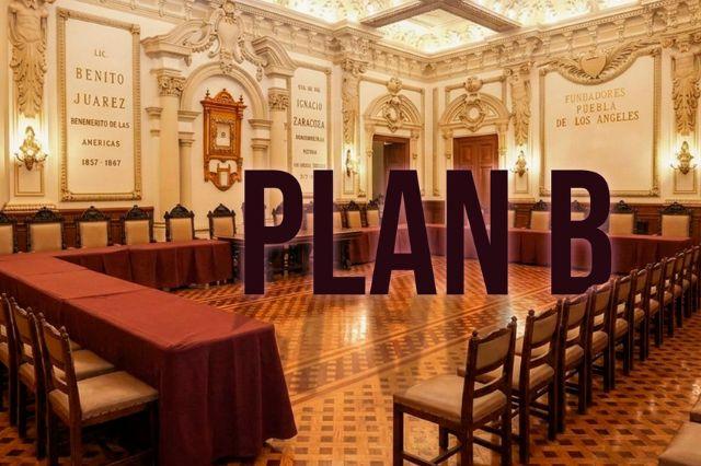 Cabildo de Puebla con letas de Plan B
