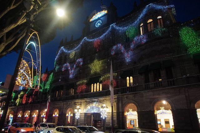 El Centro Histórico de Puebla se llena de luces por la Navidad