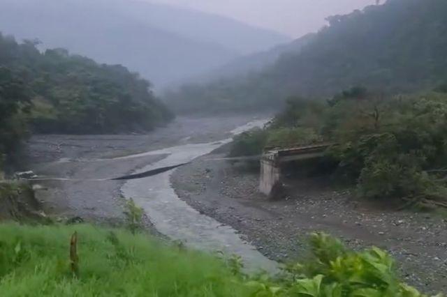 Puente provisional en Tlacuilotepec