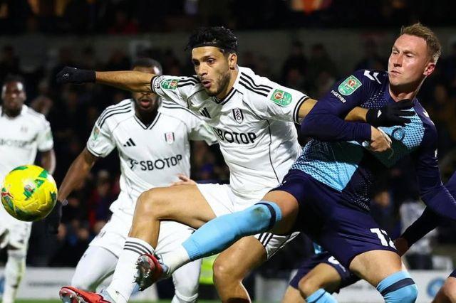 Raúl Jiménez podría liderar al Fulham ante Sunderland