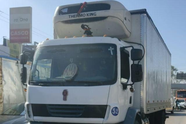 Reportan camión abandonado en Texmelucan