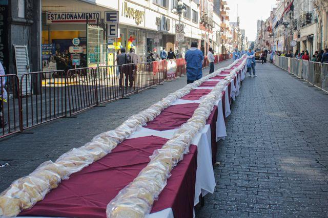 Rosca de Reyes por las calles de Puebla