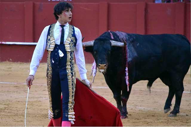 Andrés Roca Rey. Joven torero muy golpeado. ¡Pronta recuperación!