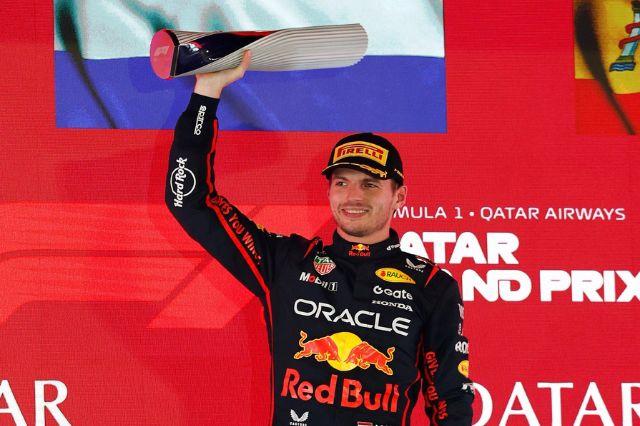 Verstappen gana el GP de Qatar y aprieta la pelea por el título