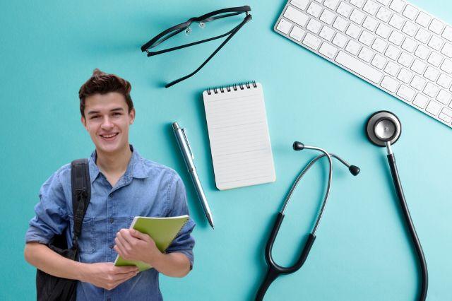 Aprovecha beca del ISSSTE para estudiar medicina en el extranjero