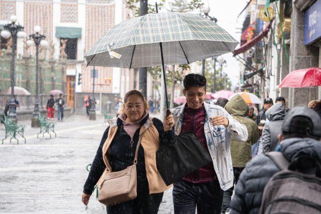 Prepárate para lluvias y viento este domingo en Puebla