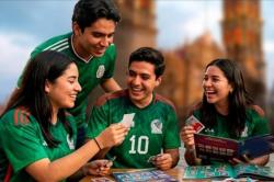 Personas intercambiando estampas del álbum del Mundial 2026