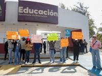 Docentes encabezan una protesta frente a la SEP Puebla, exigen plazas (Foto ilustrativa)