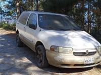 Abandonan camioneta en Chilchotla