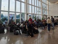 Pasajeros esperando abordar vuelo en Aeropuerto de Huejotzingo