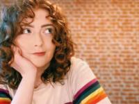 Alice Oseman es uno de los fenómenos de la literatura juvenil 