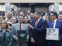 el gobernador de Puebla con diputados de Puebla