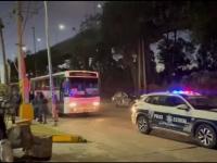 Unidad de la línea Expresso que fue asaltada esta mañana y dejó cuatro pasajeros lesionados