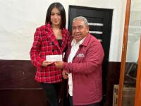 Ayuntamiento de Amozoc entrega respaldo económico a embajadora cultural