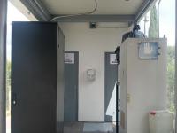 Aspecto general de los baños nuevos en una estación de metrobus