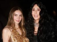 Belinda comparte un momento histórico con Cher en el aniversario de Swarovski