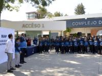 Rectora Lilia Cedillo en entrega de uniformes a selectivos