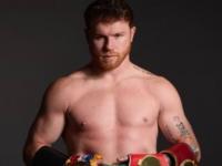 Canelo cumple 20 años en el boxeo y planea su regreso en 2026