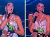 CINIA Puebla invita a Dua Lipa a conocer fábrica del Dr. Simi