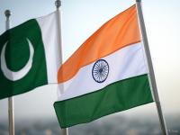 Banderas de Pakistán e India