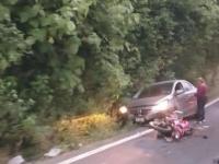 Dos motociclistas fallecieron al impactarse de frente contra un auto