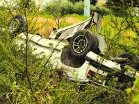 Camioneta volcada en accidente: Ilustrativa