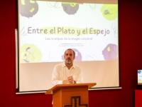 Conferencia: entre el plato y el espejo 