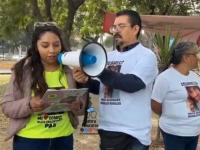 Integrantes del colectivo Justicia para Paulina Camargo, exigen la destitución de funcionarios de la Comisión de Búsqueda de Personas