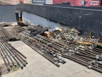 Fierros de andamios para grada en Plaza Dorada
