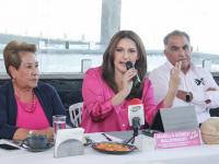 Modesta Delgado, Maiella Gómez y Elpidio Díaz