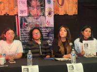 Mujeres durante rueda de prensa por caso de violencia vicaria 