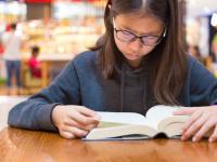 Adolescentes impulsan la lectura en México, revela el MOLEC 2025