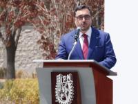 Arturo Reyes, director del Instituto Politécnico Nacional, en estrado 