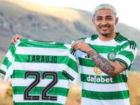 Julián Araujo llega al Celtic para sumar minutos rumbo al Mundial