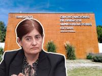 Celina Peña con edificio de Kutsari al fondo 