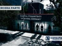 Fachada del centro psiquiátrico El Batán con sombras al frente 