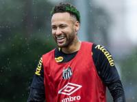 Neymar renueva con Santos hasta 2026 y confirma su continuidad
