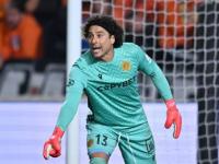 Ochoa mantiene la carrera por la portería del Tricolor rumbo al Mundial 2026