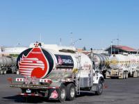 Pipa de Pemex con combustible
