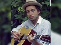 Bob Dylan, cuyo nombre es Robert Allen Zummerman. Nació en 1941