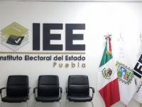 Salón de sesiones en IEE en Puebla, editada con IA