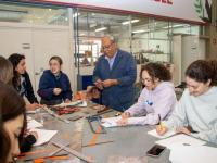 Docentes impartiendo clases 