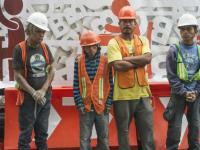 La productividad aumenta, al igual que las horas trabajadas, pero no sucede lo mismo con los salarios. Foto: Cuartoscuro